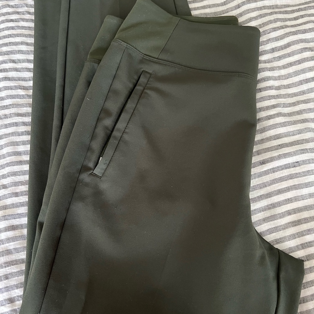 Athleta Endless High Rise ankle pant alpine green size 10